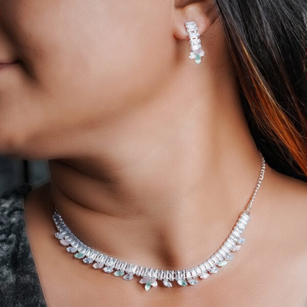 NECKLACE-9007_4-1.jpg NECKLACE-9007_4-1.jpg