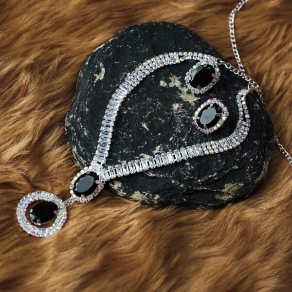 NECKLACE-9013_3-1.jpg NECKLACE-9013_3-1.jpg