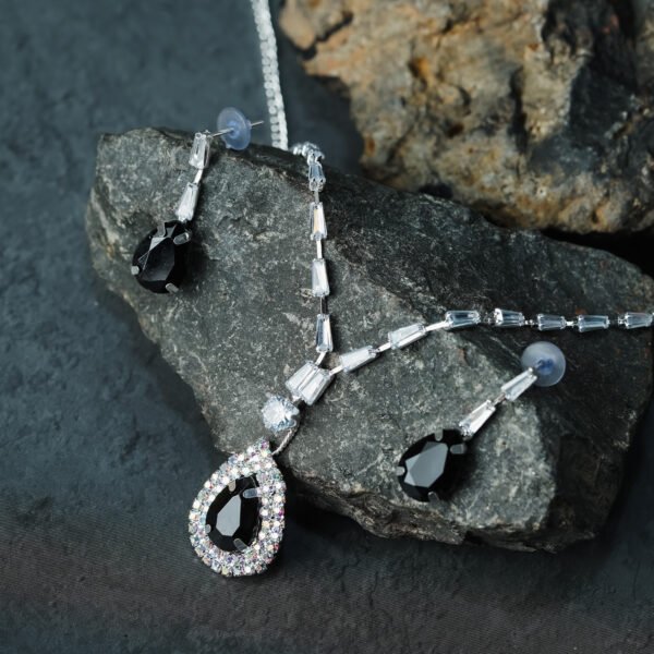 NECKLACE-9014_3-1.jpg
